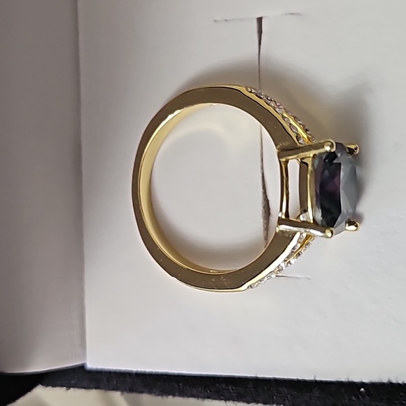 Ring - Picture 2 of 3